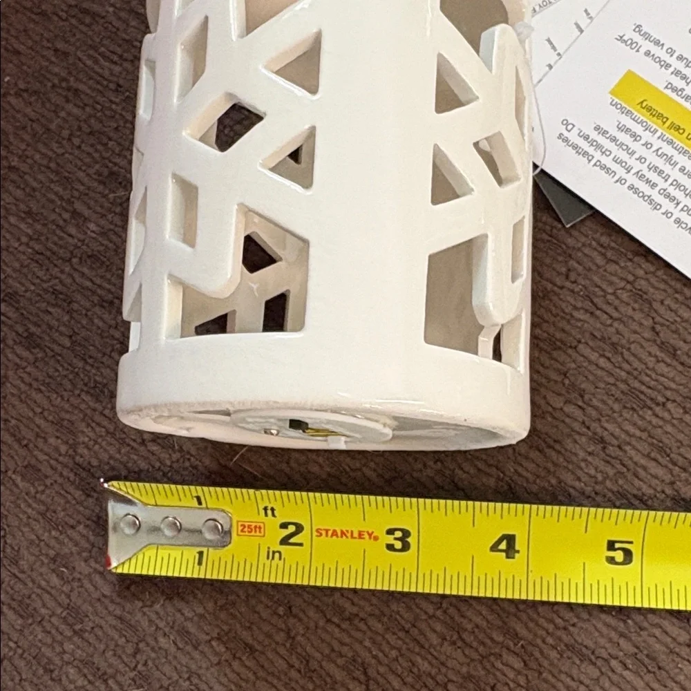 🆕2 Glazed Ceramic Snowflake Cutout Lanterns